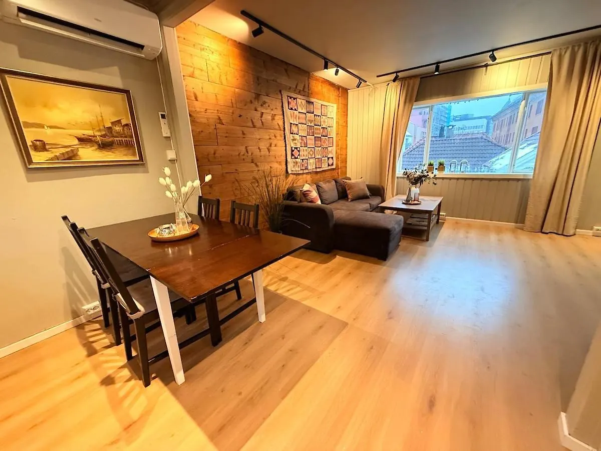 Apartament Historic Charm In Bergens Heart